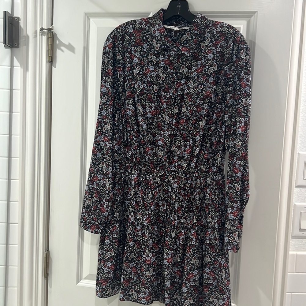 Veronica Beard dress size 6 floral print with gathered stitching around tummy